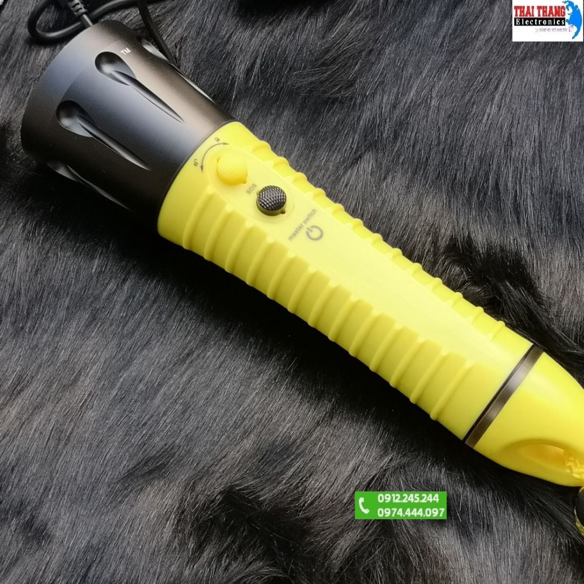 ĐÈN PIN LẶN BIỂN CHUYÊN NGHIỆP FITECH F12 SIÊU SÁNG ,PIN SIÊU LÂU