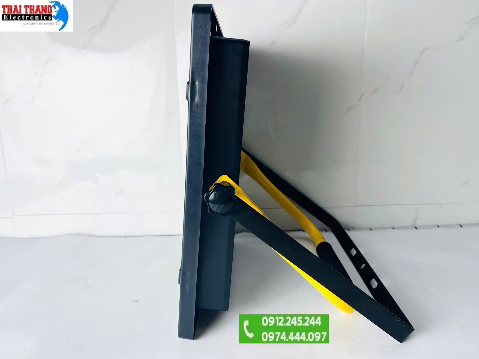 ĐÈN PHA CÔNG TRƯỜNG, ĐÈN KHẨN CẤP WINNING LIGHT CT1060 200W  – PIN NĂNG LƯỢNG MẶT TRỜI